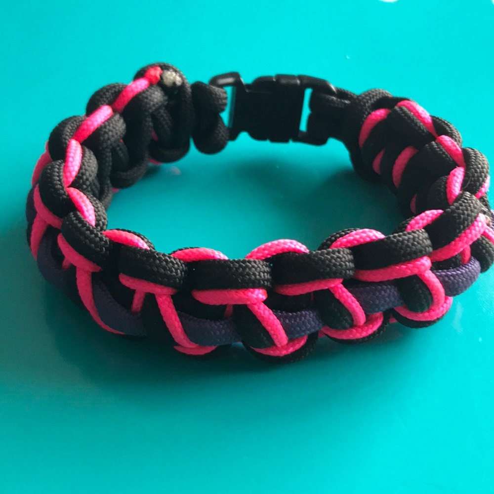 Paracord bracelet